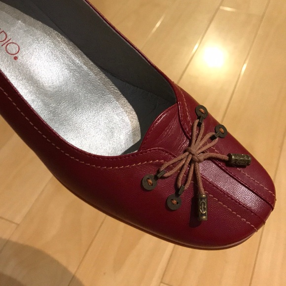 Elle Shoes - Elle Studio pump